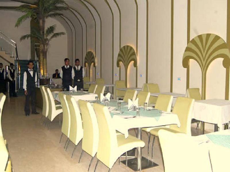 Hotel Royal Panna Shahjahanpur Exteriör bild
