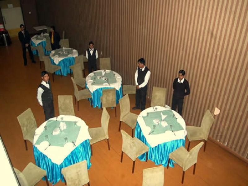 Hotel Royal Panna Shahjahanpur Exteriör bild