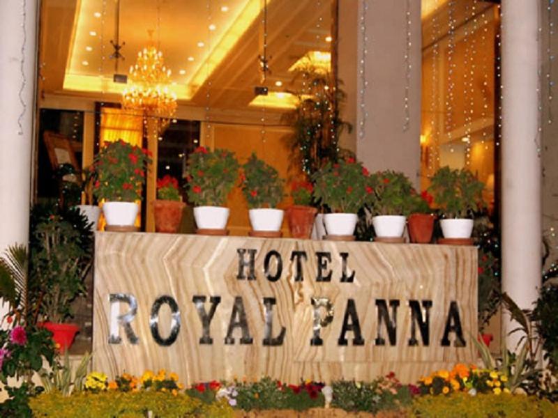 Hotel Royal Panna Shahjahanpur Exteriör bild